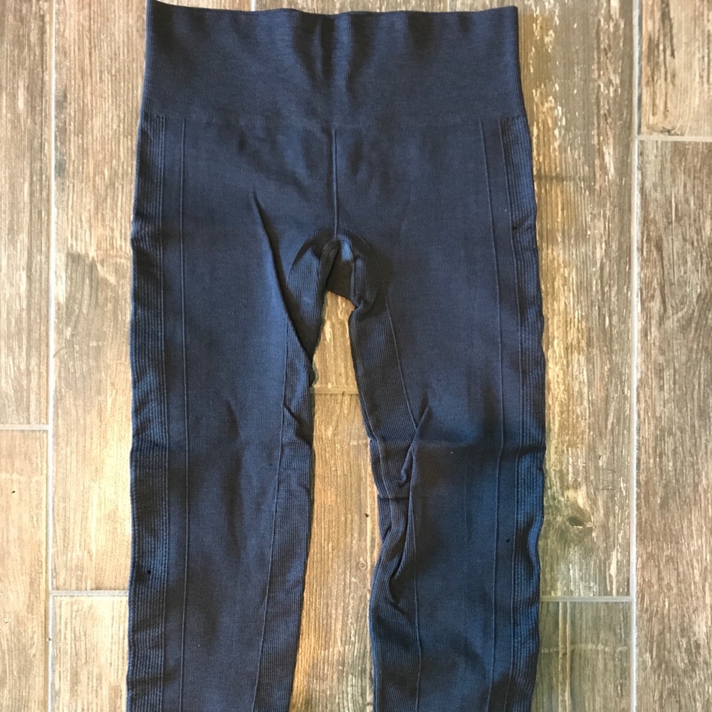 Lululemon In the Flow pants, sz 6